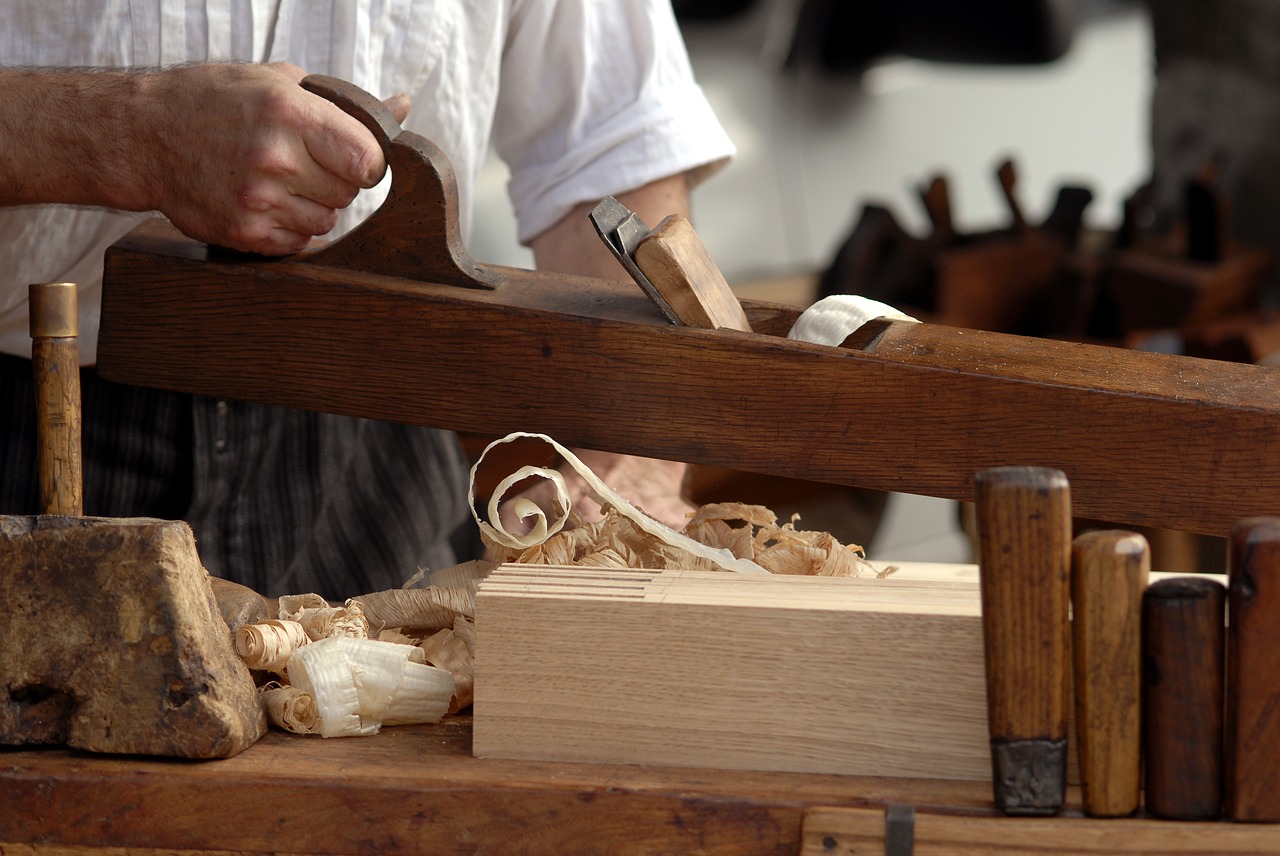 Basic carpentry skills for DIY enthusiasts